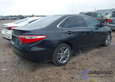 2015 Toyota Camry Se z USA, uszkodzony, nr VIN 4T1BF1FK5FU086747